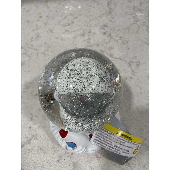 ASTRONAUT Light Up Snow Globe Silver Glitter Desk Accessory Paper Weight Space - Picture 2 of 10